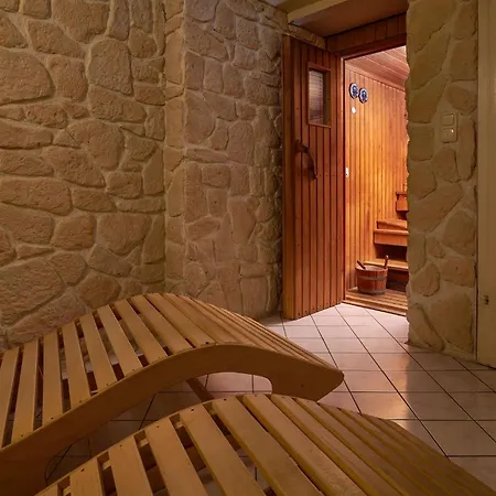 Hotel Ladenmuehle 3*
